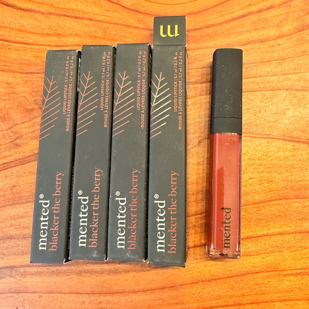 Mentes Blacker the Berry Lip Gloss Bundle of 4